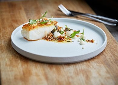 Skrei, crème de chou-fleur et beurre noisette