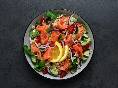 Salade de quinoa au saumon fumé de Norvège